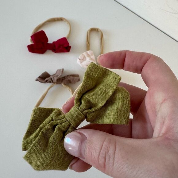 BABY GIRL BOWS - Picture 2 of 2